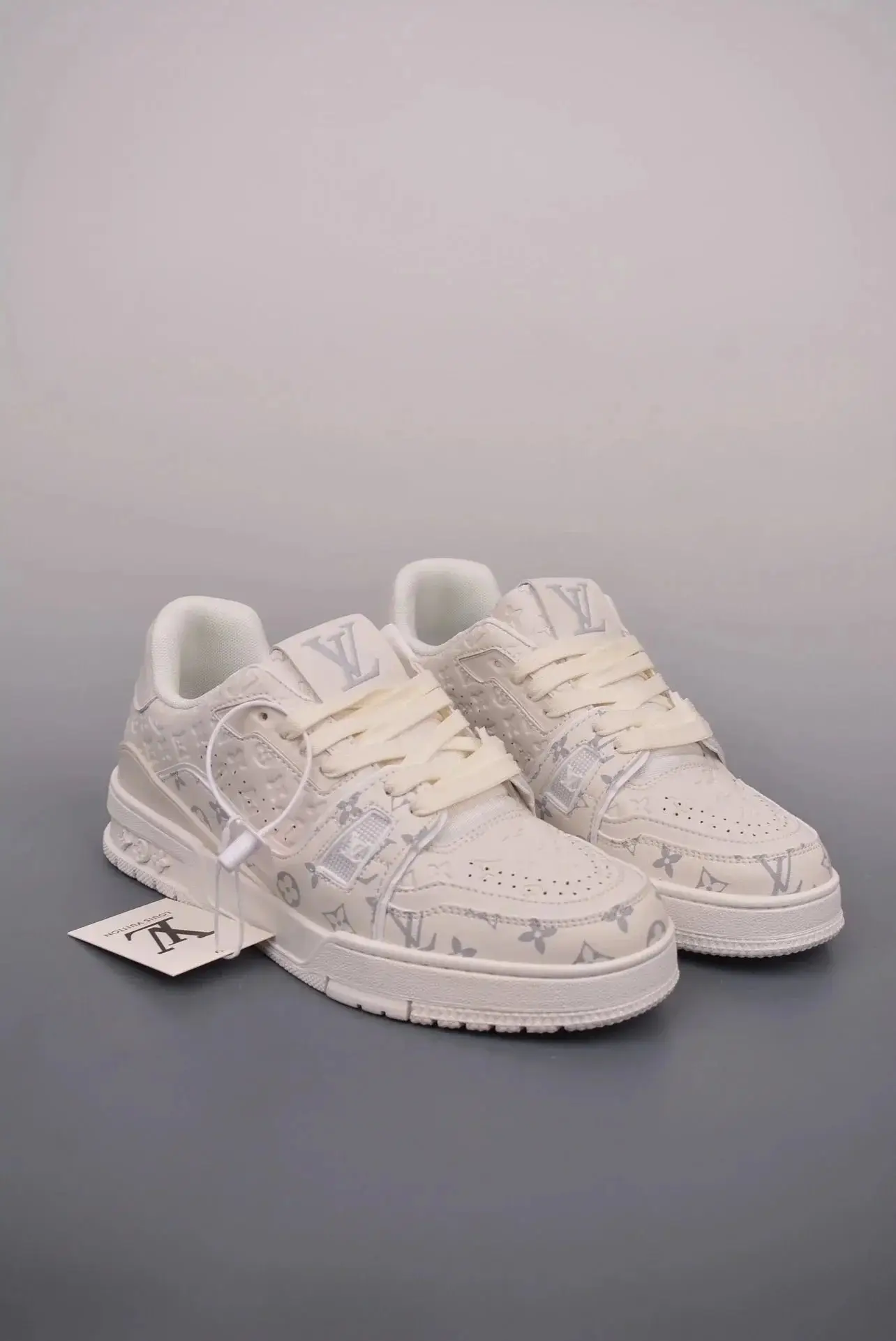 LV Sneakers(33 style)